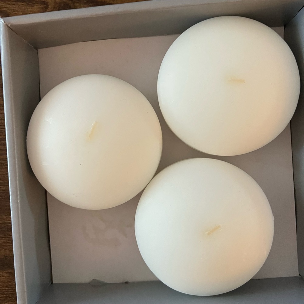 3 Floating Candles